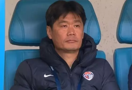 发布会变感谢会，李霄鹏赛后向各方致谢