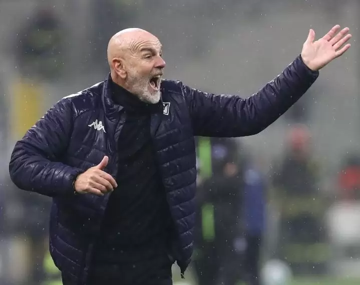 罗马诺:联赛10轮0胜,佛罗伦萨主帅皮奥利已在下课边缘 罗马诺:联赛10轮0胜,佛罗伦萨主帅皮奥利已在下课边缘