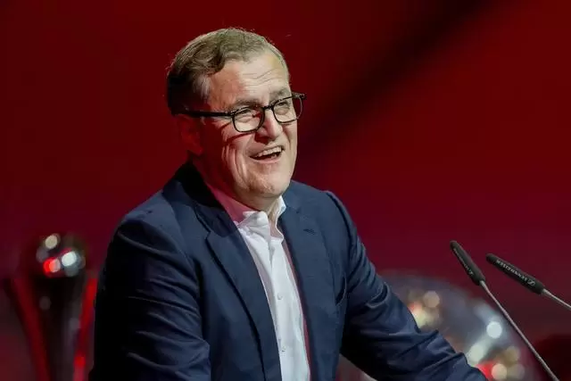 巴萨拖欠拜仁2000万莱万转会费?德雷森:已经付清了 巴萨拖欠拜仁2000万莱万转会费?德雷森:已经付清了