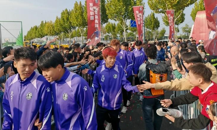 南通发布：苏超南通队载誉而归，3000多名球迷迎接城市英雄 (https://www.olegood.com/) 体育 第4张