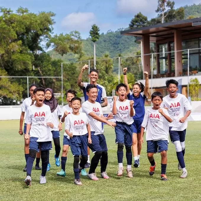 官方：热刺与AIA续约，但下赛季后者会变成训练服赞助商