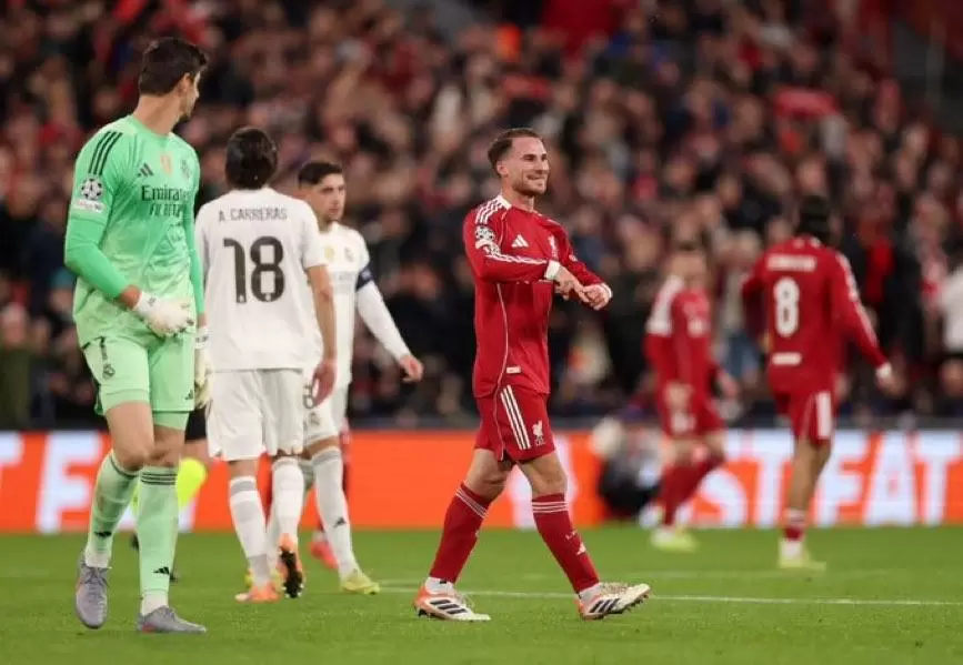 詹俊:若不是裤袜神勇皇马会输更多;维尔茨目前更适合在边路 詹俊:若不是裤袜神勇皇马会输更多;维尔茨目前更适合在边路