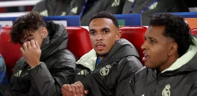 世体:阿隆索回归获利物浦球迷热烈欢迎,阿诺德却遭嘘声相待 世体:阿隆索回归获利物浦球迷热烈欢迎,阿诺德却遭嘘声相待