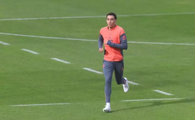 法尔克:穆西亚拉复出时间尚未确定,俱乐部没有施加任何压力 法尔克:穆西亚拉复出时间尚未确定,俱乐部没有施加任何压力