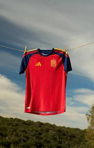 西班牙2026年世界杯球衣：红色底+海军蓝衣袖搭配红黄色条纹 (https://www.olegood.com/) 体育 第2张