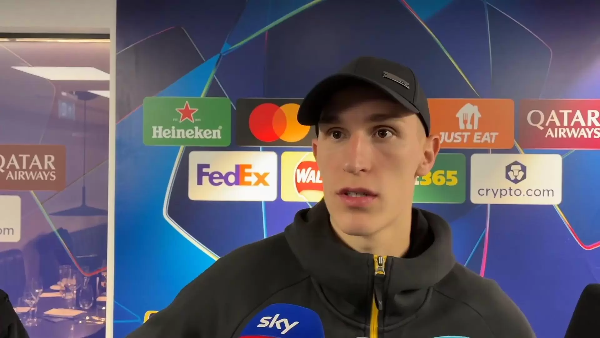 施洛特贝克：对阵顶级球队每个错误都会被惩罚，我们还需提升