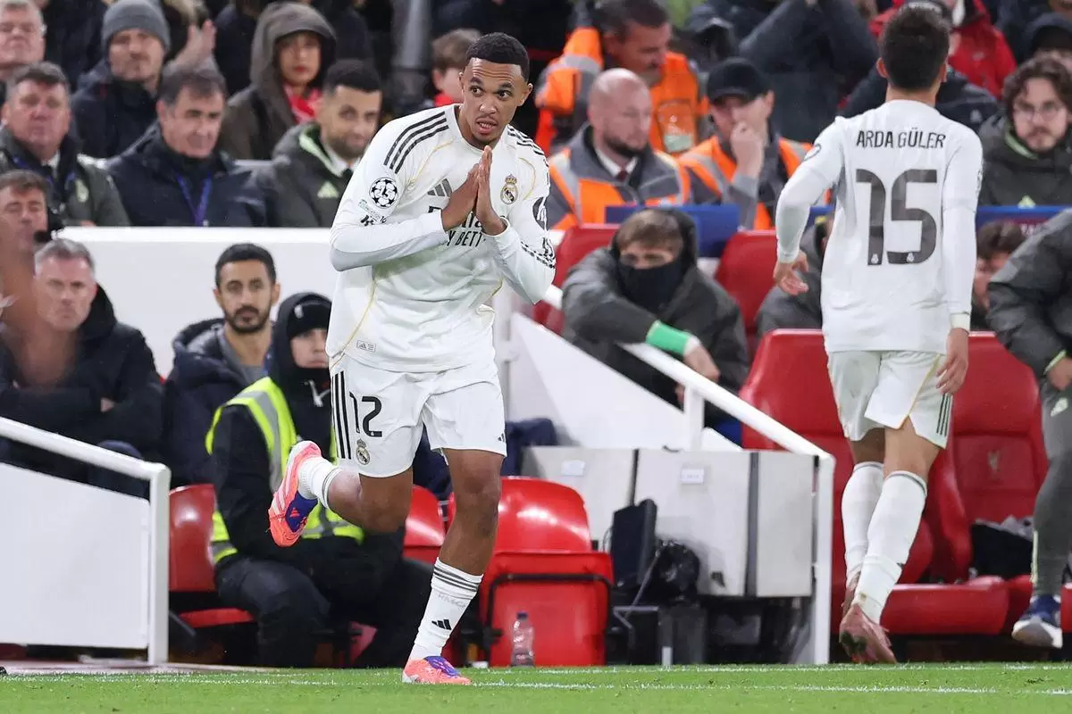 基恩谈阿诺德被嘘:红军球迷极力嘘一个本地孩子,还觉得很有风度 基恩谈阿诺德被嘘:红军球迷极力嘘一个本地孩子,还觉得很有风度