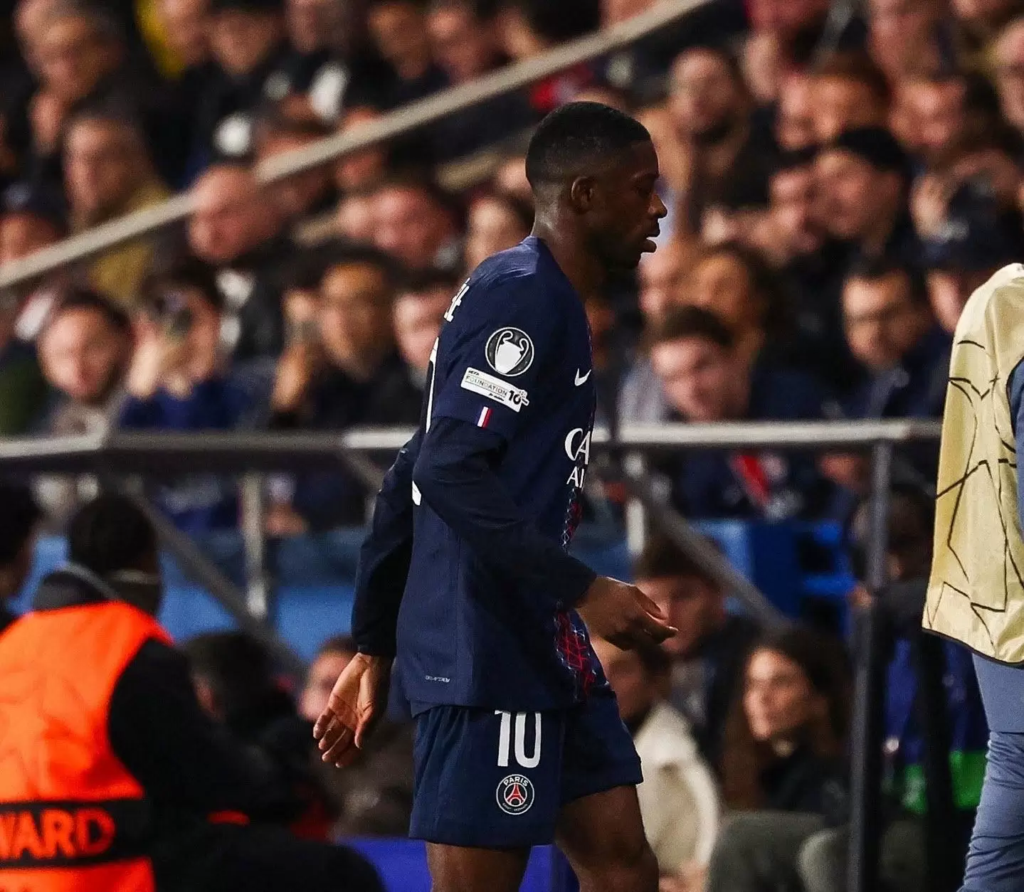 法国前国脚:登贝莱伤病频繁,恩里克对待他的方式不够谨慎 法国前国脚:登贝莱伤病频繁,恩里克对待他的方式不够谨慎