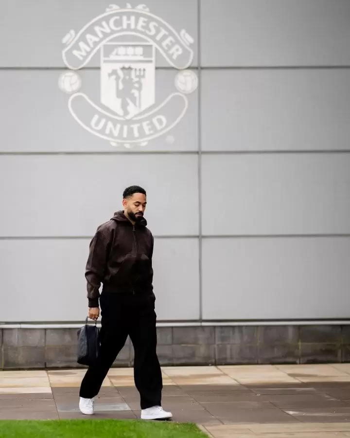 记者：曼联明年6月将举办卡灵顿基地一日游，有望日赚10万镑