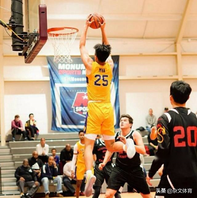 18岁男篮天才面临选择！被杜锋改造后重回正轨，被期待进NBA