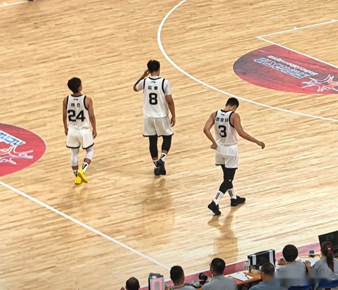 广东大胜西班牙球队！张文逸徐杰轰40分，3内齐发挥，张昊折返跑 (http://www.busunion.cn/) xiami 第1张