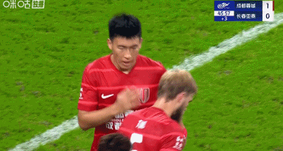 成都1-0亚泰继续领跑，韦世豪任意球制胜+伤退，王东升染红 (http://www.armanice.com/) 体育 第12张