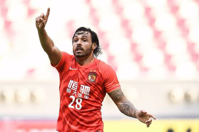 恒大对阵神户胜利船首发预测，高拉特重返主力阵容，黄博文挑大梁