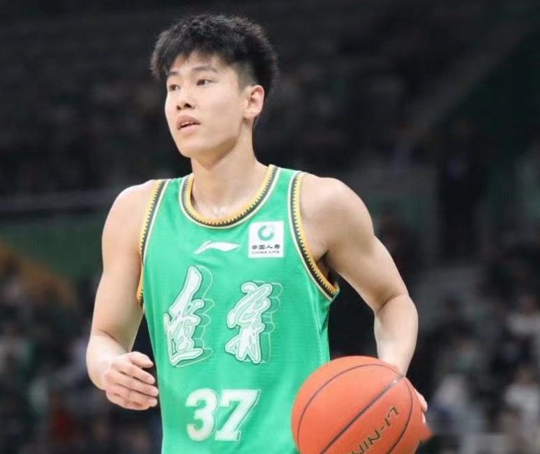 李虎翼真自律！雇训练师帮自己提升对抗，突破还是要更积极主动！ (http://www.tiidu.cn/) 娱乐 第3张