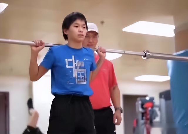 心疼全红婵！宣布重要决定，受伤仍下水训练，张家齐失落承认差距