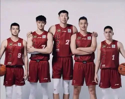 北青：北京男篮计划续约翟晓川和方硕