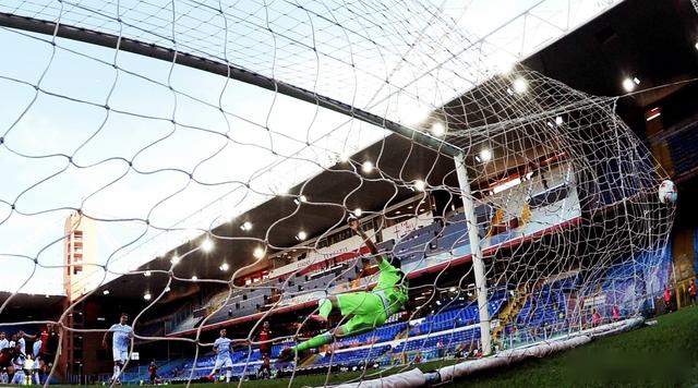 张磊：千字长文解读荷甲单场 赫拉克勒斯VS福图纳