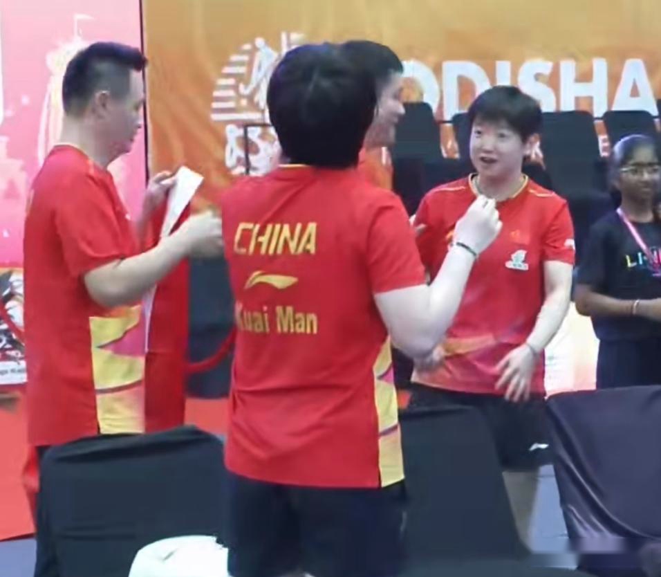 女团3-0日本！孙颖莎展可爱，王曼昱分享喜悦，全员举国旗庆祝！ (http://www.armanice.com/) 体育 第2张