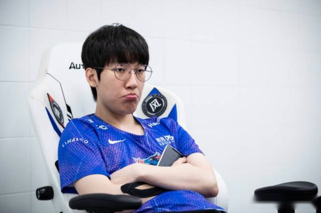 海外网友热议LPL最佳阵容：为什么有Tarzan？theshy不如369和bin