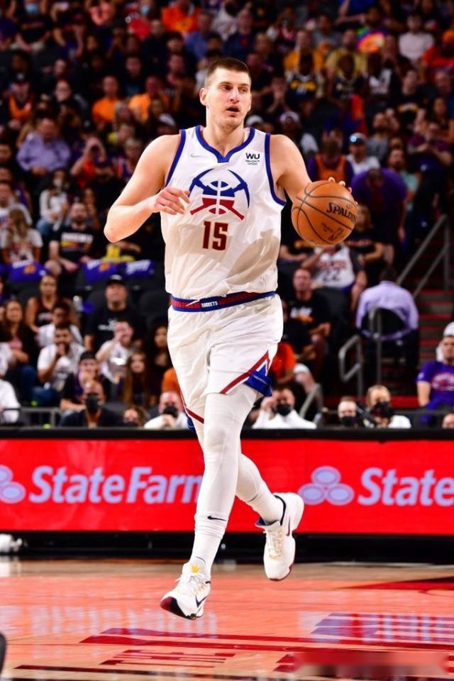 NBA球员上脚:保罗·乔治上脚PG2.5,老詹战靴Lebron 19曝光