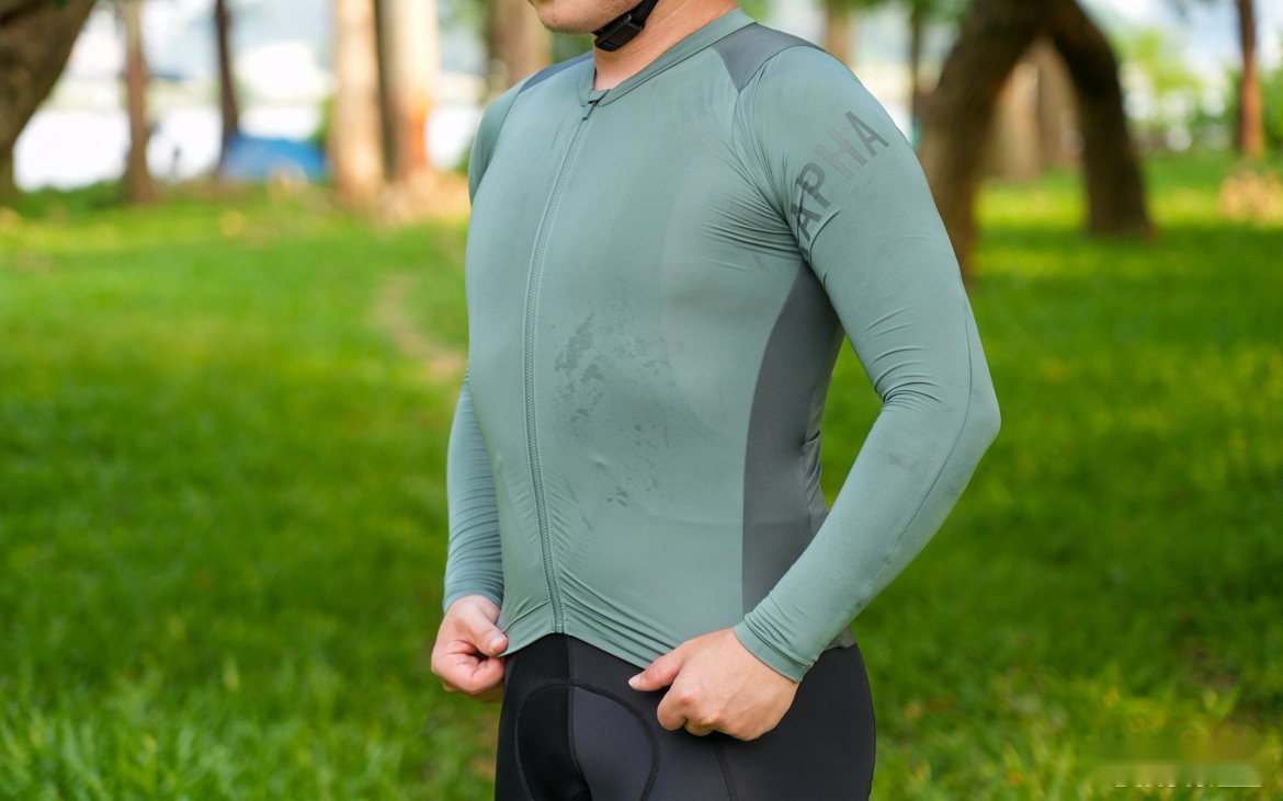 顶级性能 竞技版型 Rapha Pro Team 骑行服评测 (http://www.busunion.cn/) 体育 第10张