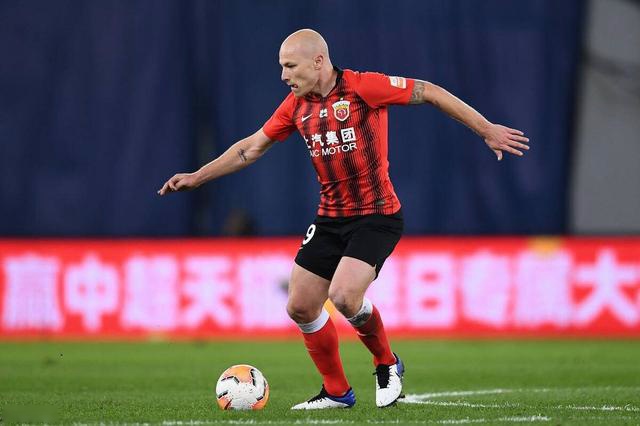 上港终于有了强力指挥官，本轮表现不俗，未来可完美顶替奥斯卡