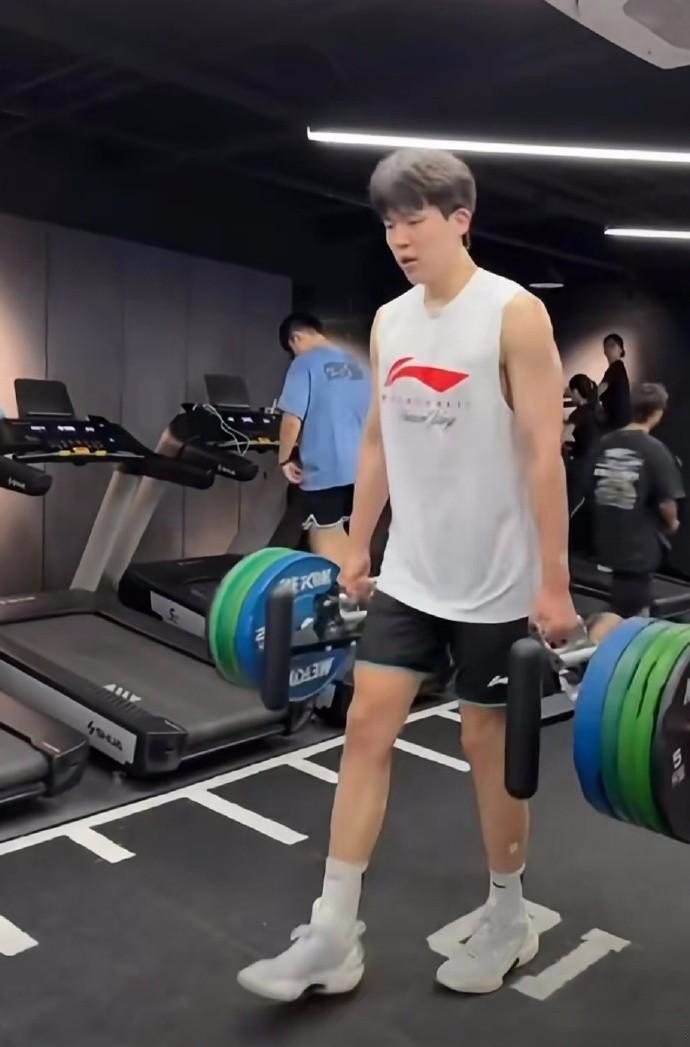 博主：杨瀚森休赛期仍保持训练，只是不习惯将日常发给大家看 (http://www.tiidu.cn/) 娱乐 第1张