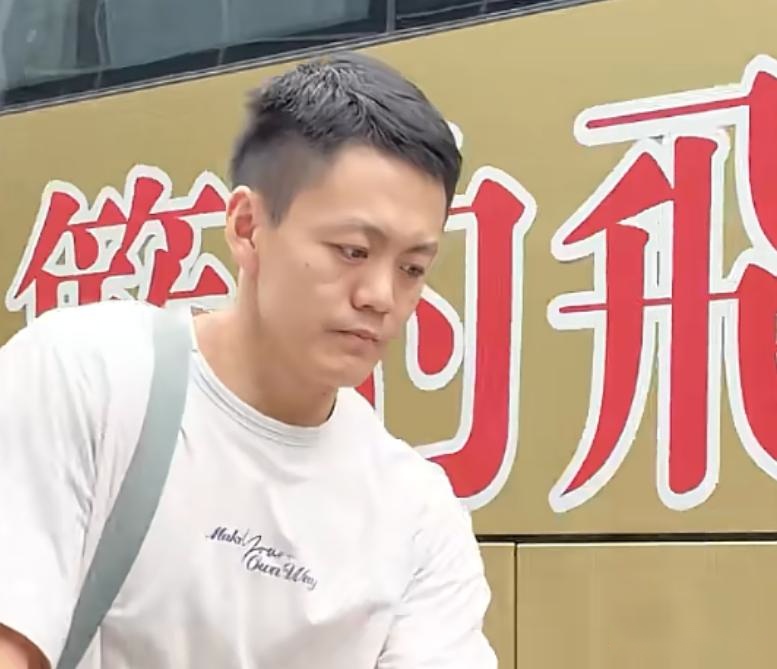 辽宁启程鞍山热身赛！杨鸣狂送签名，李晓旭赵继伟都在，将打3场 (http://www.armanice.com/) 体育 第3张