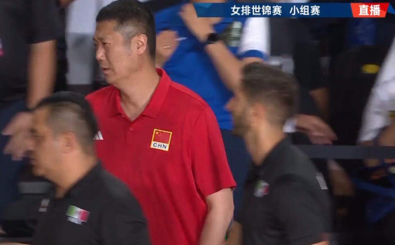 女排3-1墨西哥！王梦洁陈厚羽举手呐喊，全员庆祝，赵勇表情不满 (http://www.xuexiaoyu.cn/) abs 第3张