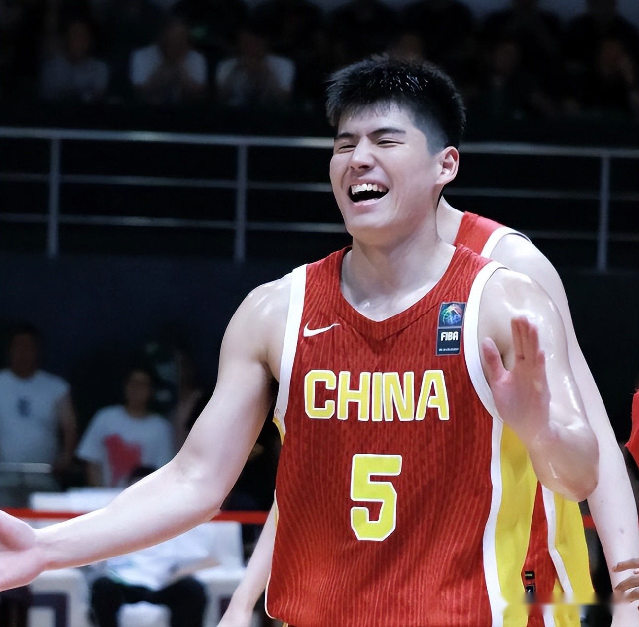 广东险胜澳门黑熊！7人上双，贺希宁暴走，周鹏回暖，张昊太好用 (http://www.armanice.com/) 体育 第3张