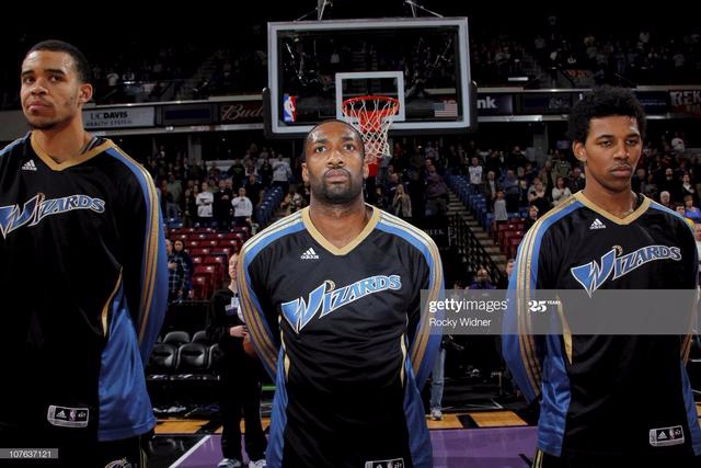 又来？尼克-杨拳击约战阿里纳斯，希望作为梅威瑟复出的垫场赛