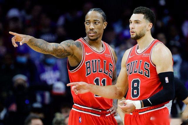 布克狂砍40分助太阳逆转胜 布克NBA比分成焦点全场沸腾