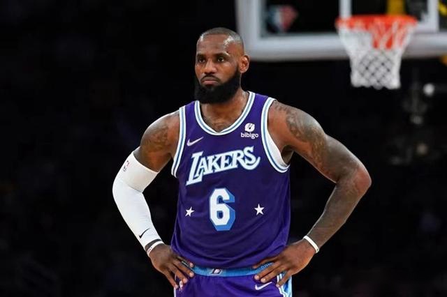 湖人交易的筹码！名宿谈詹姆斯错失目标，高管提到威少的未来