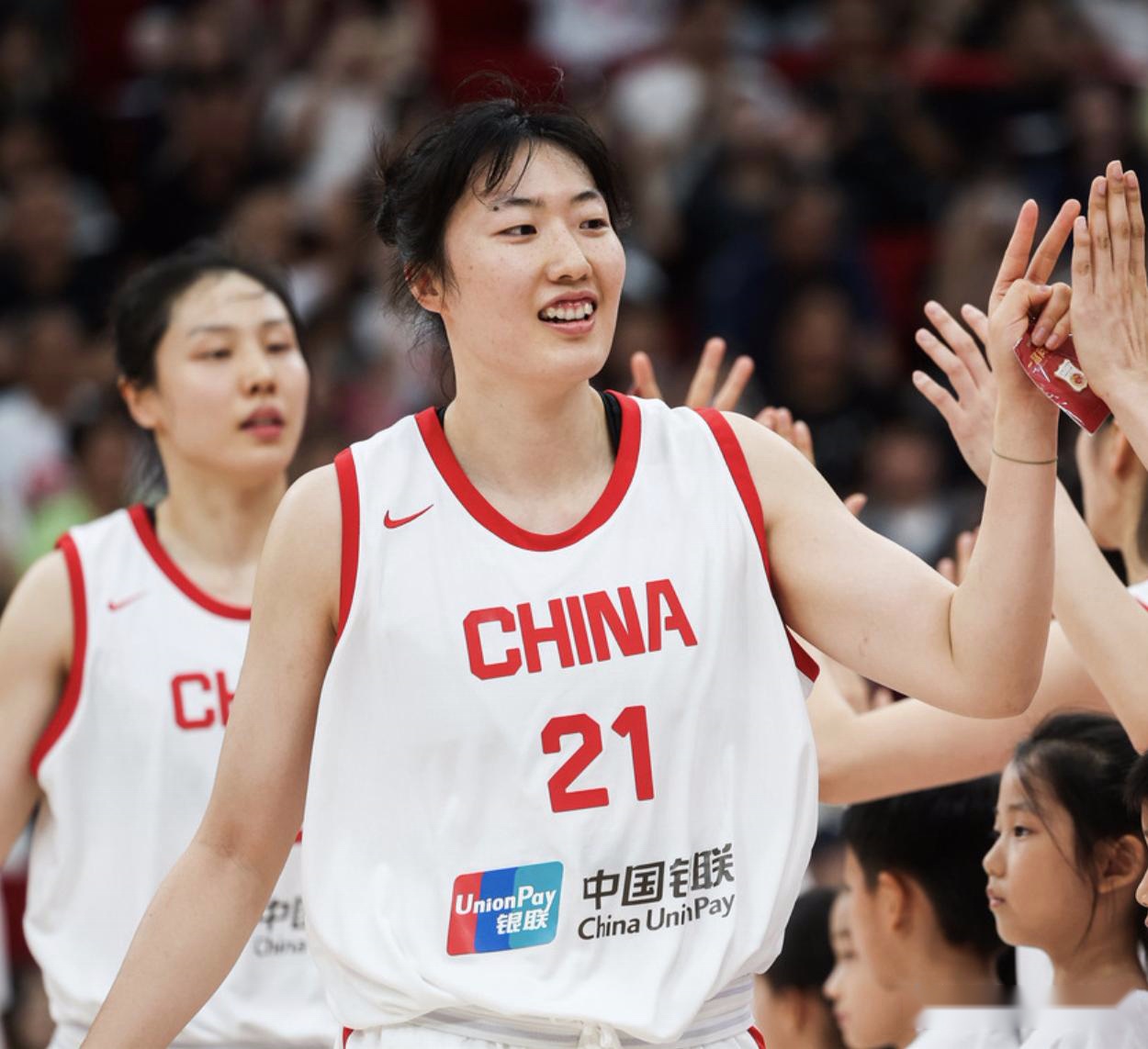 女篮热身半场大胜波黑！张子宇韩旭统治内线，众将保持好状态！ (http://www.tiidu.cn/) 娱乐 第2张