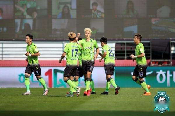 K1联赛第22轮综述：蔚山登顶常规赛，光州书写新历史