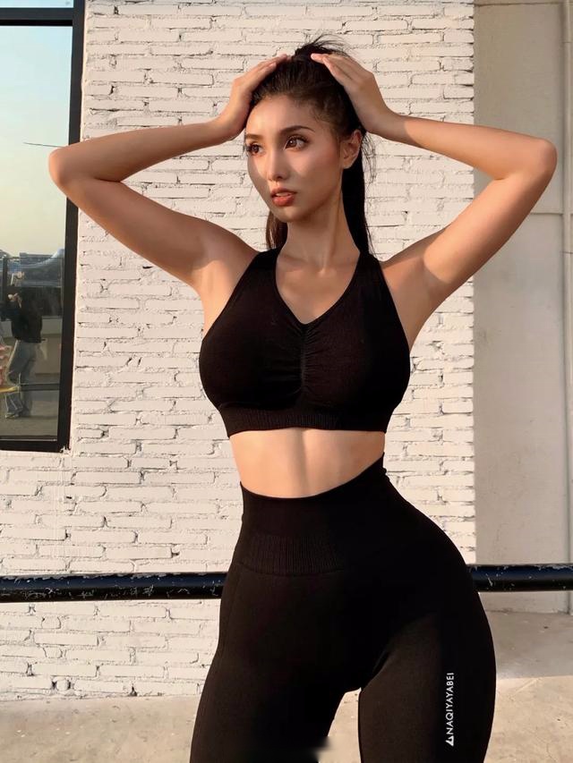 腿粗就=丑？98年健身小姐姐“大围度身材”美到无数网友疯狂舔屏