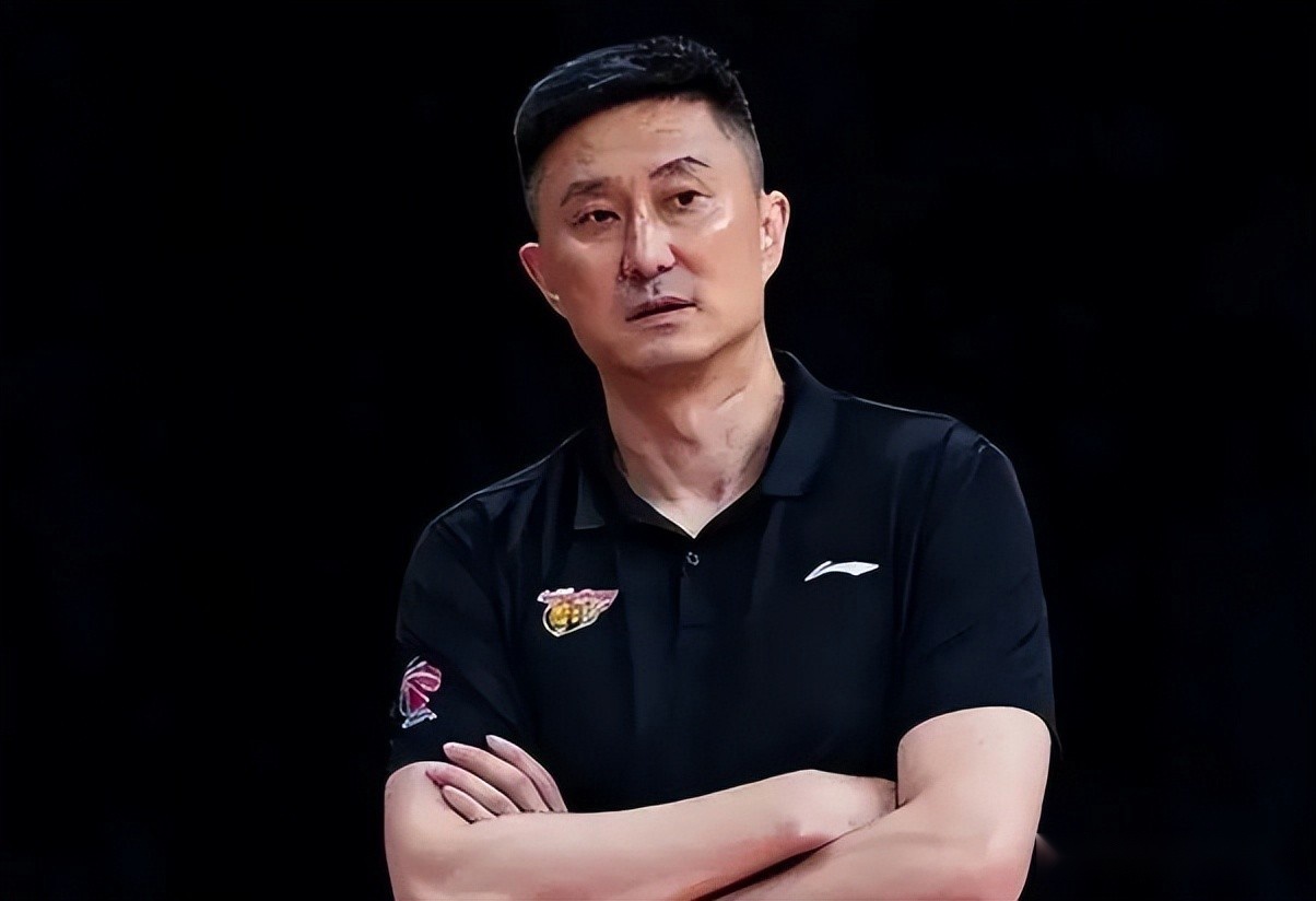 广东92-105青岛遭四坏消息！张文逸李文昊没法看，内线隐患太大！ (http://www.armanice.com/) 体育 第4张