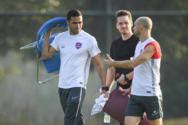 没想到！卡尔德克原本被认为即将加盟深足，如今却出现戏剧性转折