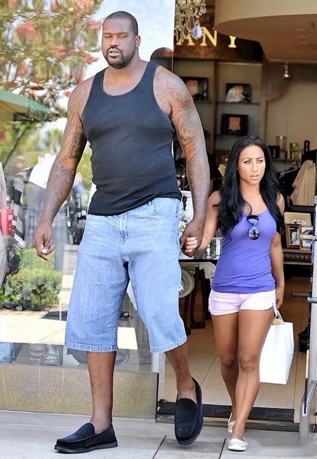 女友身高153,人高马大的奥尼尔为何喜欢和娇小女孩交往?