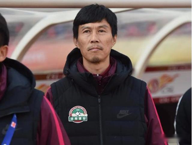 男足最强门将，退役安置体育局地区楚良级别年薪如何？