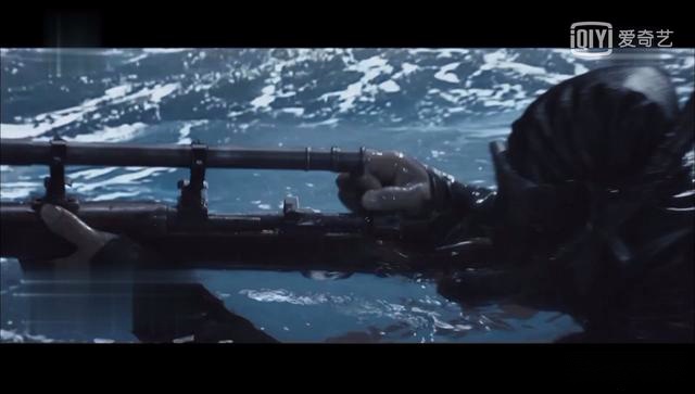 瞄准：殷千粟下线，水母组变身真正的水母，从海面浮出一枪毙命