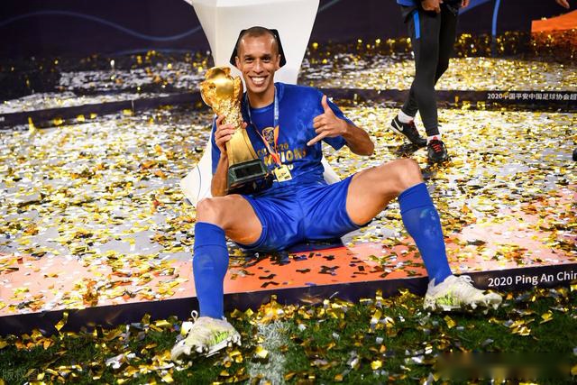 2020中超最佳老将阵容:世界级铁闸压阵 保利尼奥领衔中场