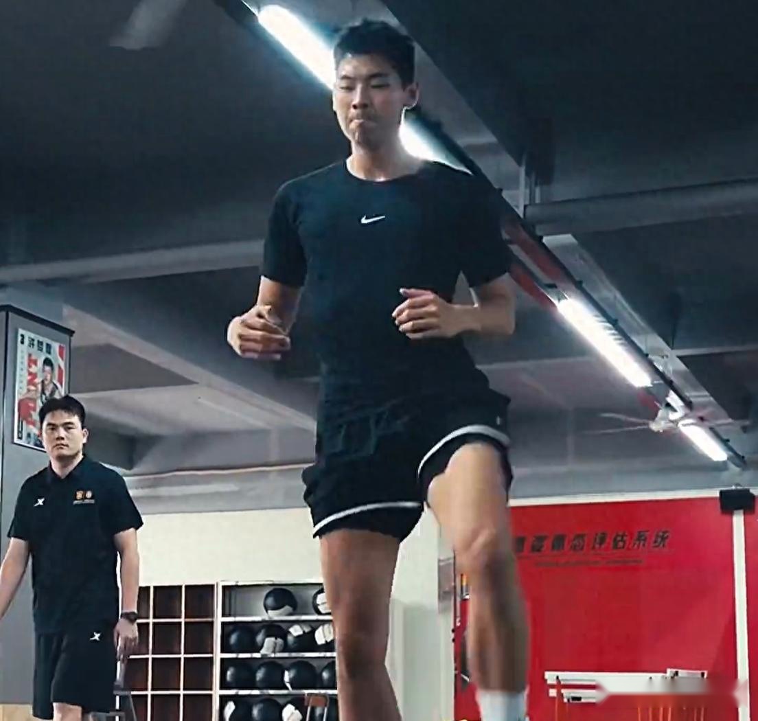 崔永熙回东莞继续康复！身材精壮，力量+有球兼备，能恢复100%！ (http://www.tiidu.cn/) 娱乐 第1张