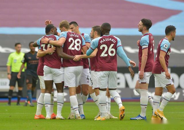 3-0，1-1！英超又诞生两支黑马，瓜迪奥拉露出淡淡“忧伤”