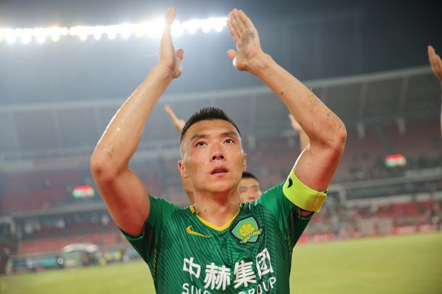 国足确立新核心!这6名球员用“公式”或脱颖而出,陈总放手一搏