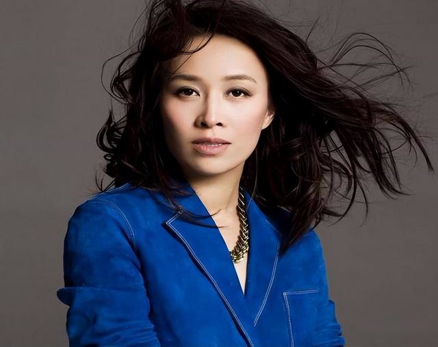 导致那英分手，为男足名宿高峰生下儿子，女星纳文得到多少补偿？