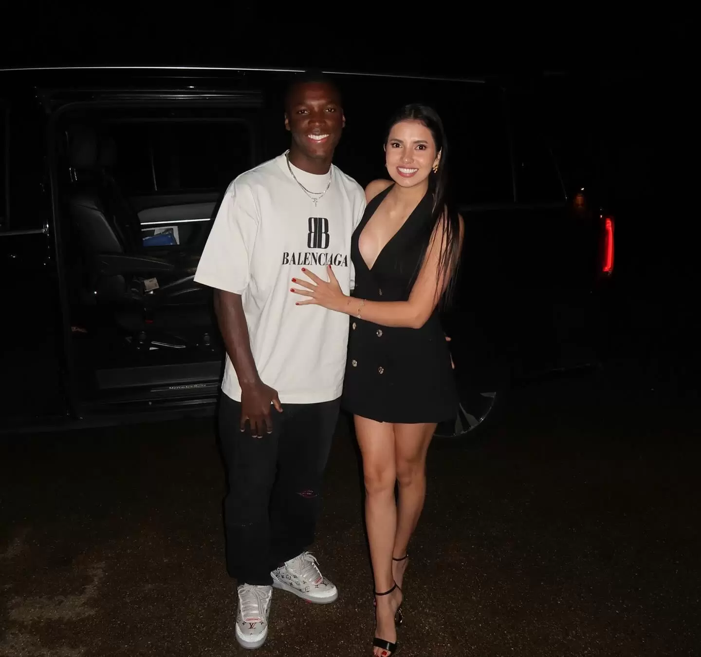 当选英超全场最佳，凯塞多当晚和女友一起庆祝生日