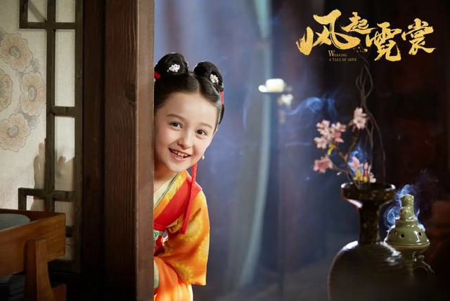 风起霓裳：小琉璃与娜扎同框卖萌，二人高度相似，预定明日之星