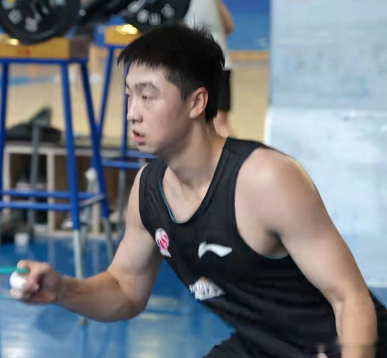 辽宁更动态！张峻豪大汗淋漓，吴昌泽王岚嵚跟队，杨鸣乌戈探讨！ (http://www.busunion.cn/) 体育 第3张