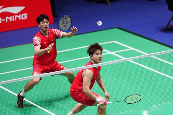 梁伟铿/王昶2-0战胜李芳至/李芳任，晋级香港赛决赛 (http://www.zjmmc.cn/) hsti 第1张